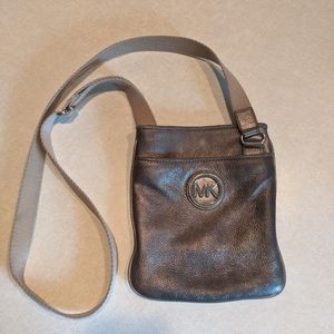 Cross body purse
